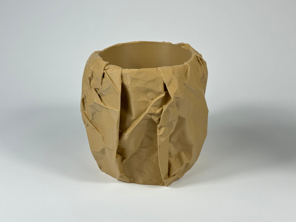 Zerknüllter Papier-Pflanztopf